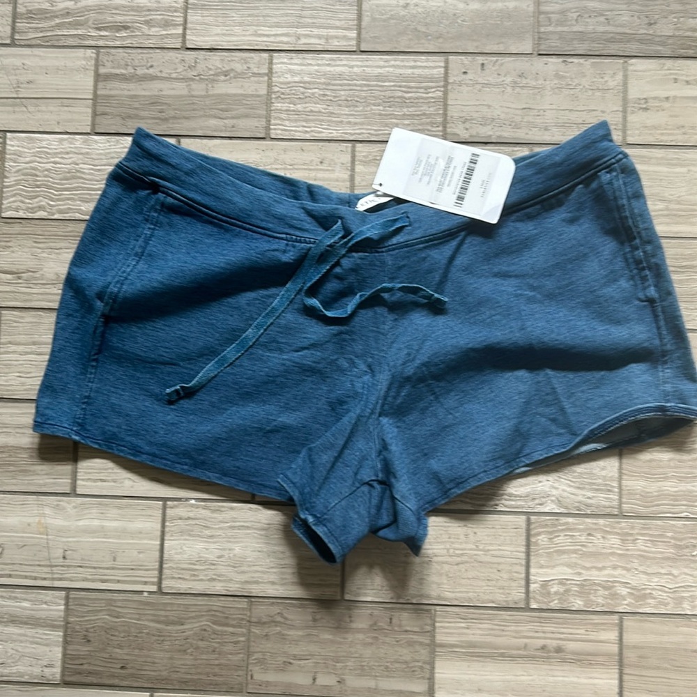 Fabletics shorts with pockets